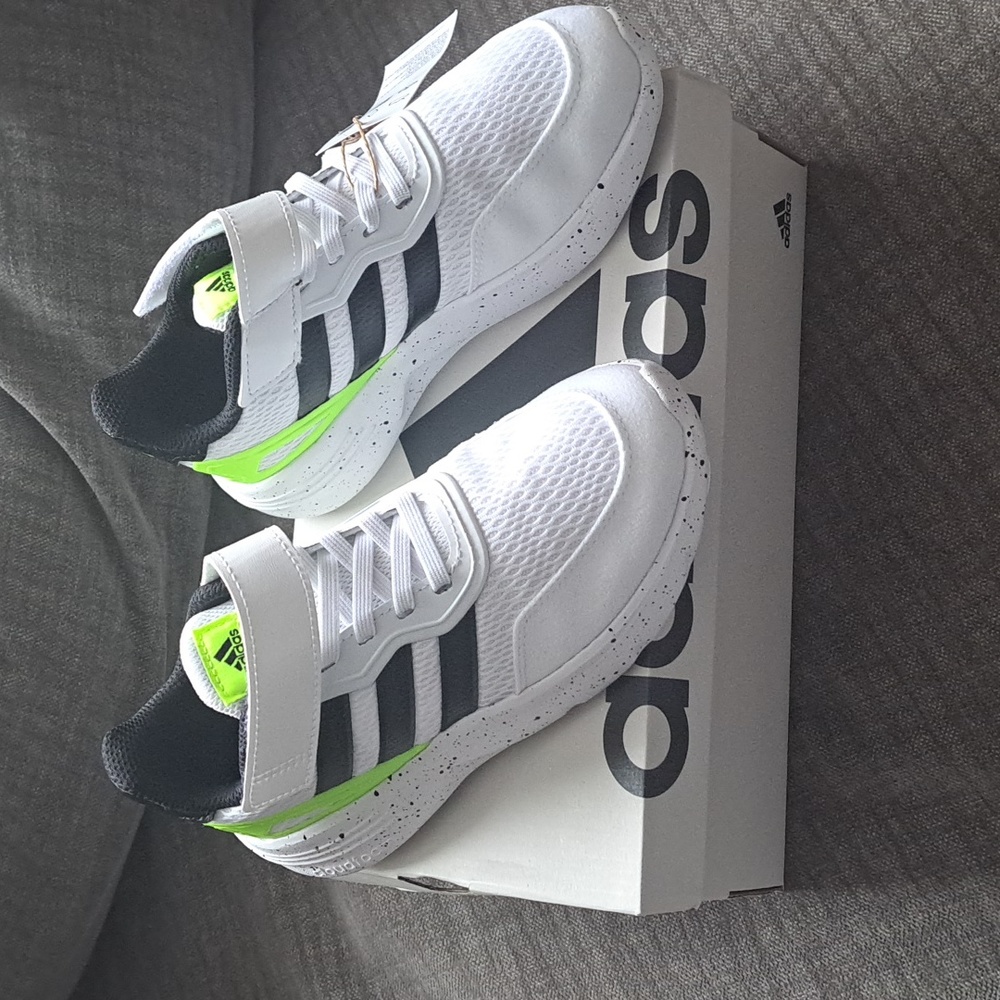 NWT adidas boys sneakers size 13.5